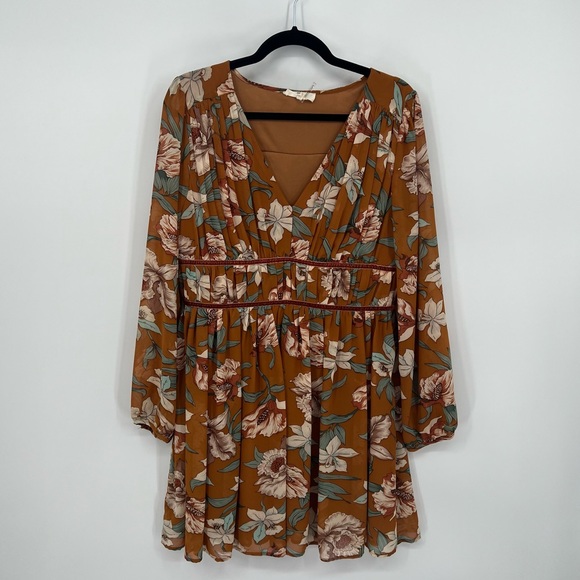 Entro Tan V-Neck Pleated Floral Dress Size Large - Picture 10 of 13